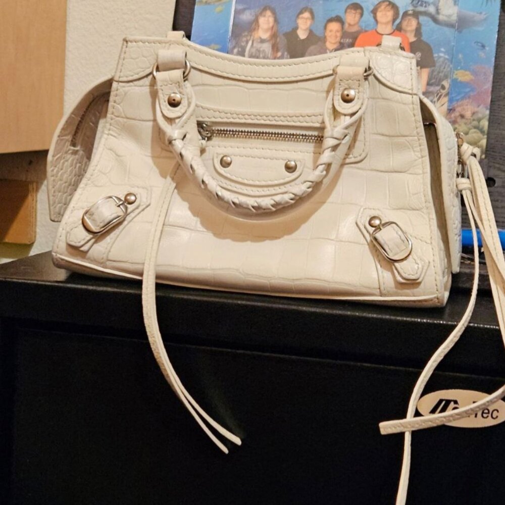 Balenciage Neo Classic